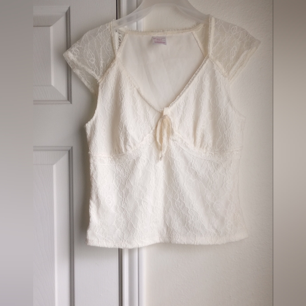 No Boundaries Junior Ivory  Short Sleeve Lace Blouse Size M(7-9) New without Tag